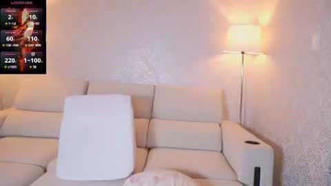 Snapshot of kellyfernandes chatting on 07/08/26, 01:43 vanessa online show from 07/08/26, 01:43