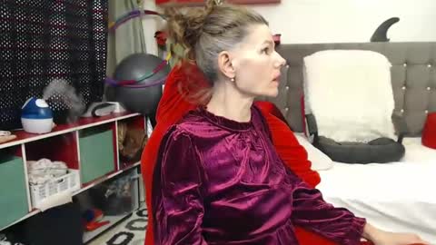 kelly online show from 02/09/25, 06:16