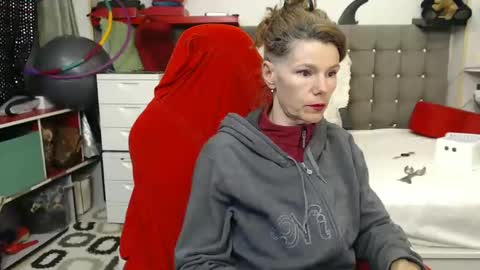 kelly online show from 02/11/25, 10:18