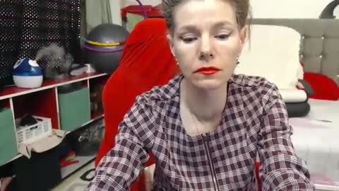 kelly online show from 02/20/25, 02:40