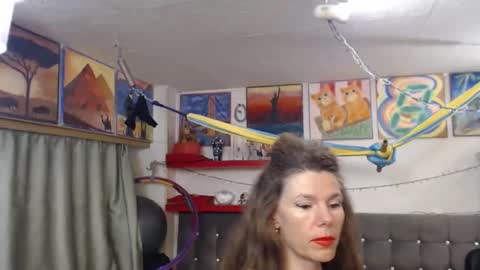 kelly online show from 10/18/25, 10:32