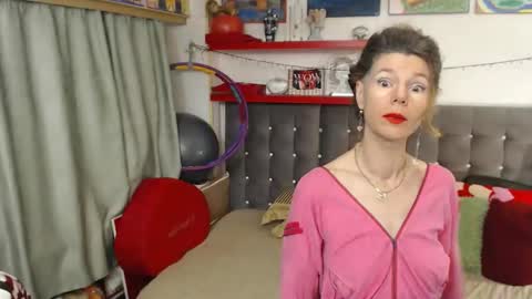 kelly online show from 11/06/25, 06:42