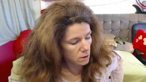 kelly online show from 11/24/25, 09:42