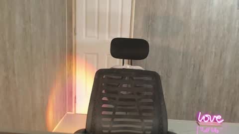 KELLY MCDOLEN online show from 01/29/25, 06:28