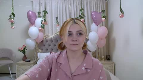 Kelly Stoneys online show from 02/18/25, 09:42