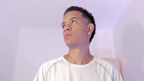 Julian Rivera   online show from 11/02/25, 01:35