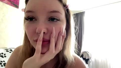 Mia online show from 06/13/26, 09:07