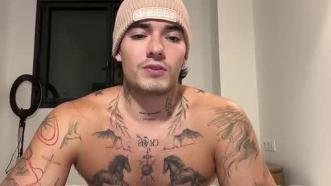Snapshot of kenboyea_ chatting on 11/02/25, 04:53 luis carlos esteban online show from 11/02/25, 04:53