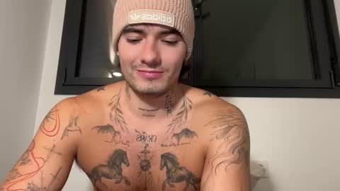 Snapshot of kenboyea_ chatting on 11/18/25, 05:06 luis carlos esteban online show from 11/18/25, 05:06