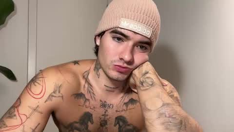 Snapshot of kenboyea_ chatting on 11/20/25, 05:34 luis carlos esteban online show from 11/20/25, 05:34