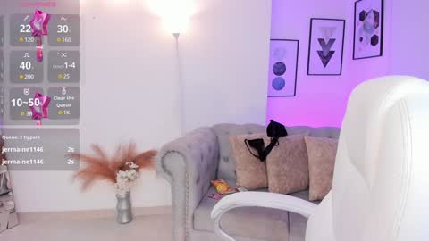 Snapshot of kendaall_jenner chatting on 12/10/24, 05:28 Kendall Jenner online show from 12/10/24, 05:28