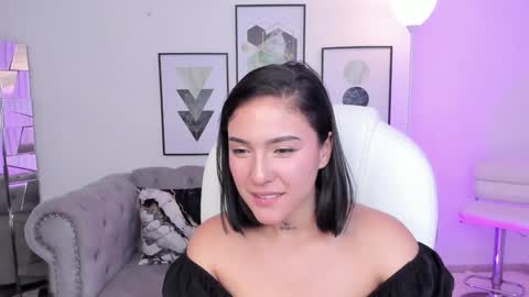 Snapshot of kendaall_jenner chatting on 01/24/25, 07:08 Kendall Jenner online show from 01/24/25, 07:08