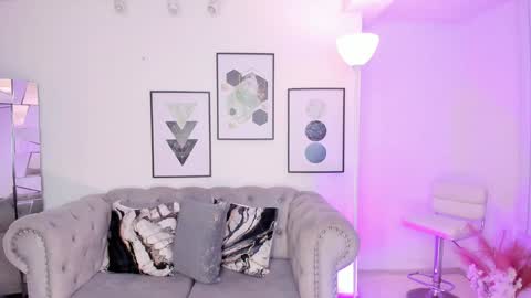 Snapshot of kendaall_jenner chatting on 01/30/25, 05:19 Kendall Jenner online show from 01/30/25, 05:19