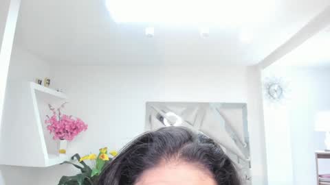 Snapshot of kendaall_jenner chatting on 02/01/25, 05:18 Kendall Jenner online show from 02/01/25, 05:18