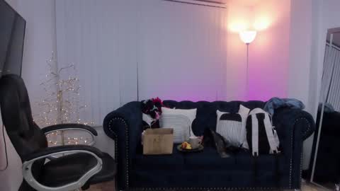 Snapshot of kendaall_jenner chatting on 02/07/25, 10:29 Kendall Jenner online show from 02/07/25, 10:29