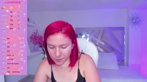 Snapshot of kendaall_jenner chatting on 02/09/25, 03:43 Kendall Jenner online show from 02/09/25, 03:43