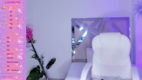 Snapshot of kendaall_jenner chatting on 02/09/25, 07:05 Kendall Jenner online show from 02/09/25, 07:05