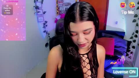 Snapshot of kendal_jenerr chatting on 11/06/25, 02:51 Carolina online show from 11/06/25, 02:51