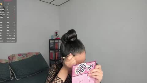 Snapshot of kendalgrey01 chatting on 01/04/25, 02:14 Kendal online show from 01/04/25, 02:14