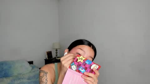 Snapshot of kendalgrey01 chatting on 10/17/25, 04:09 Kendal online show from 10/17/25, 04:09