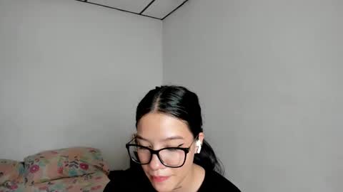 Snapshot of kendalgrey01 chatting on 02/26/26, 04:06 Kendal online show from 02/26/26, 04:06