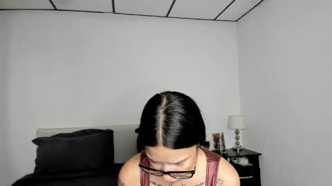 Snapshot of kendalgrey01 chatting on 04/17/26, 02:20 Kendal online show from 04/17/26, 02:20