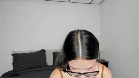 Snapshot of kendalgrey01 chatting on 04/30/26, 02:12 Kendal online show from 04/30/26, 02:12