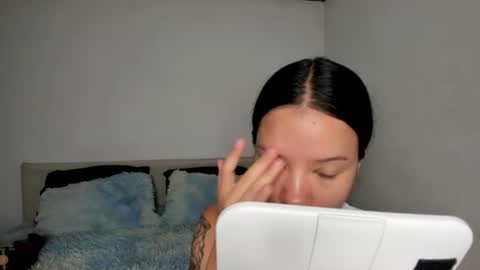 Snapshot of kendalgrey01 chatting on 06/15/26, 02:30 Kendal online show from 06/15/26, 02:30