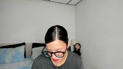 Snapshot of kendalgrey01 chatting on 06/17/26, 03:02 Kendal online show from 06/17/26, 03:02