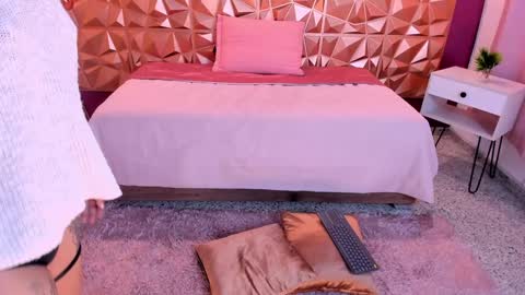 Snapshot of kendall23_ chatting on 12/12/24, 08:53 Kendall online show from 12/12/24, 08:53