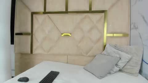 kendall69__ online show from 11/14/25, 01:10