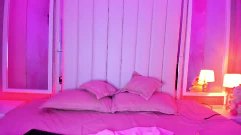 Snapshot of kendall_curves chatting on 04/11/26, 03:55 Kendall no Jenner online show from 04/11/26, 03:55