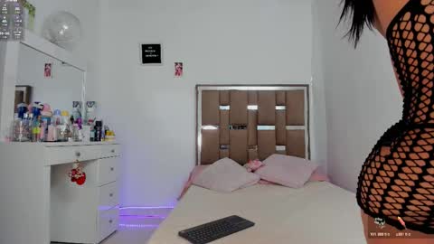 Snapshot of kendall_ewers chatting on 11/07/25, 12:10 Kendall ewers online show from 11/07/25, 12:10