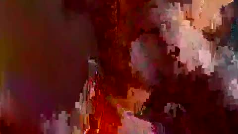 Snapshot of kendall_lenny chatting on 12/31/24, 01:04 Lenny online show from 12/31/24, 01:04