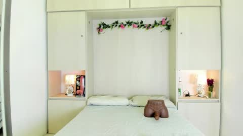 Kendal online show from 02/03/26, 12:21