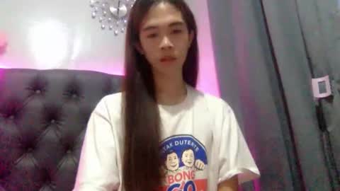 Snapshot of kendallspice_ chatting on 04/16/26, 10:27 Kendall online show from 04/16/26, 10:27