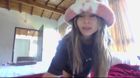 Snapshot of kendalltyler chatting on 01/23/25, 01:45 kendall online show from 01/23/25, 01:45