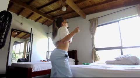 Snapshot of kendalltyler chatting on 01/31/25, 04:59 kendall online show from 01/31/25, 04:59