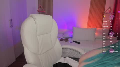 Snapshot of kendallwett chatting on 11/08/25, 05:56 Kendall online show from 11/08/25, 05:56