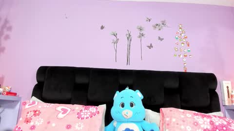 kendallwings online show from 12/04/25, 06:49