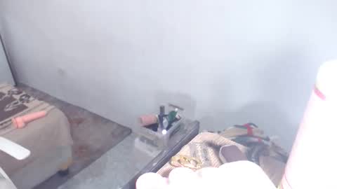 kendalveronika online show from 12/03/25, 08:12