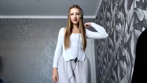 Betty online show from 10/06/25, 10:23