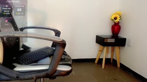 Snapshot of kendra_bailey chatting on 11/18/25, 07:07 Kendra Bailey online show from 11/18/25, 07:07