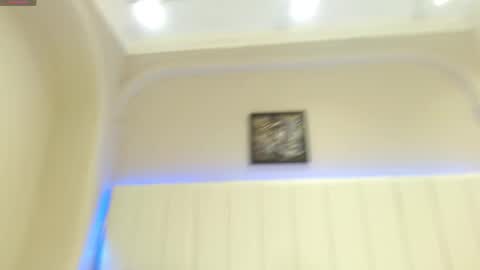 kendra_lux1 online show from 10/31/25, 01:45