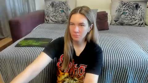 Snapshot of kendra_xx_ chatting on 06/17/26, 12:35 Kendra online show from 06/17/26, 12:35