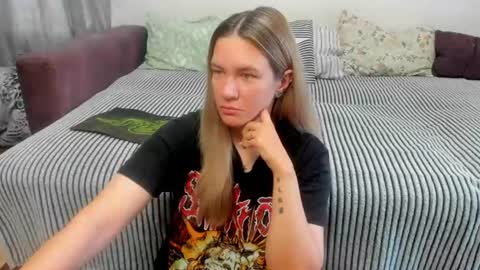 Snapshot of kendra_xx_ chatting on 07/12/26, 11:40 Kendra online show from 07/12/26, 11:40