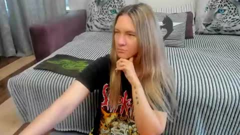 Snapshot of kendra_xx_ chatting on 07/17/26, 12:39 Kendra online show from 07/17/26, 12:39