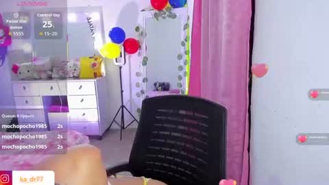 Snapshot of kendra_yul chatting on 06/17/26, 11:49 Yul online show from 06/17/26, 11:49