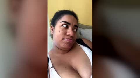 Snapshot of kendrabigass chatting on 04/15/26, 04:03 Mamasita online show from 04/15/26, 04:03