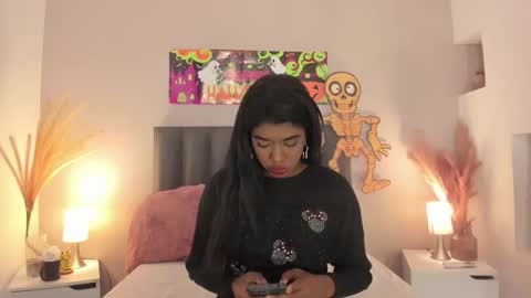 Snapshot of kendrachavez_ chatting on 10/13/25, 03:17 kendrachavez_ online show from 10/13/25, 03:17